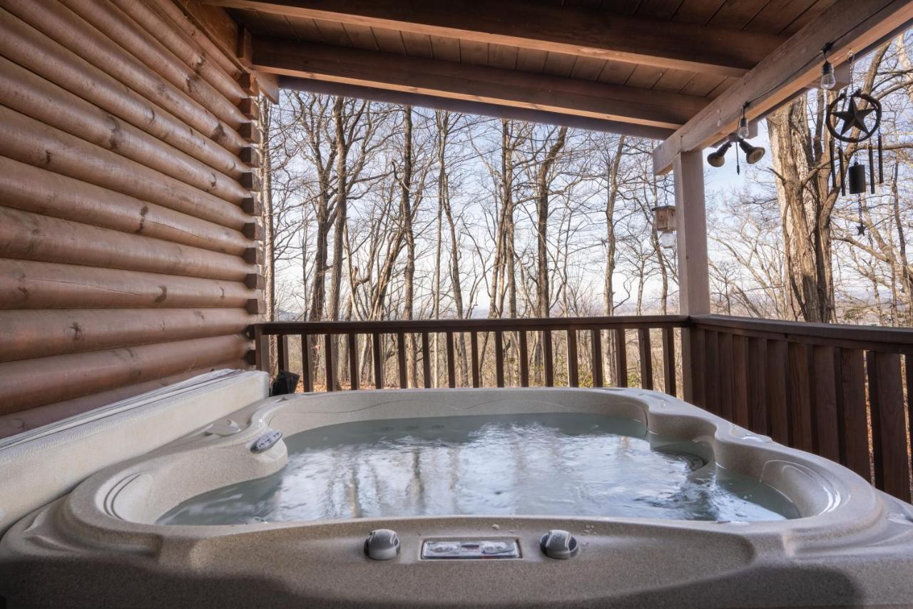 פיג'ן פורג' Comfort Cabin Bearway To Heaven W Private Hot Tub מראה חיצוני תמונה