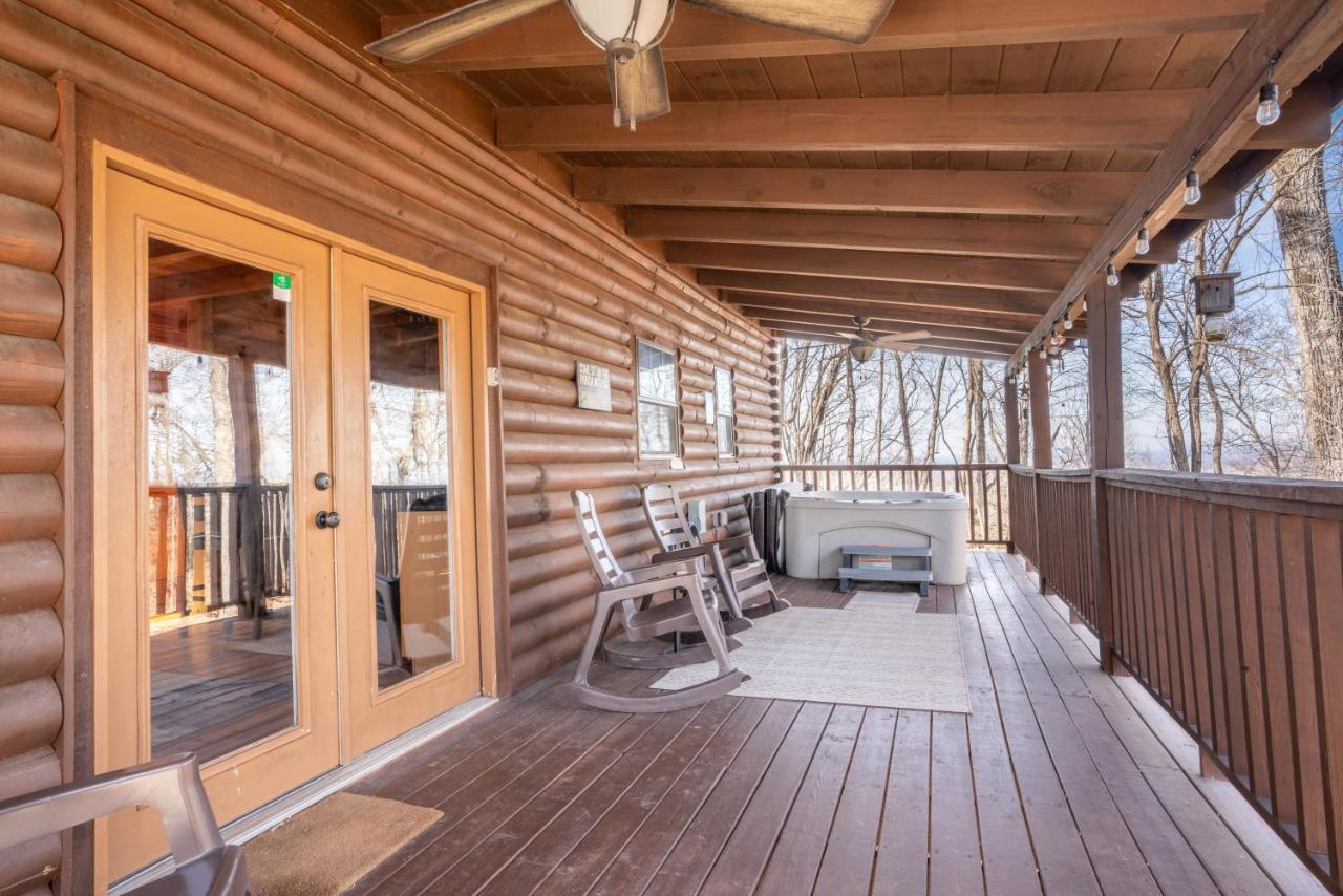 פיג'ן פורג' Comfort Cabin Bearway To Heaven W Private Hot Tub מראה חיצוני תמונה