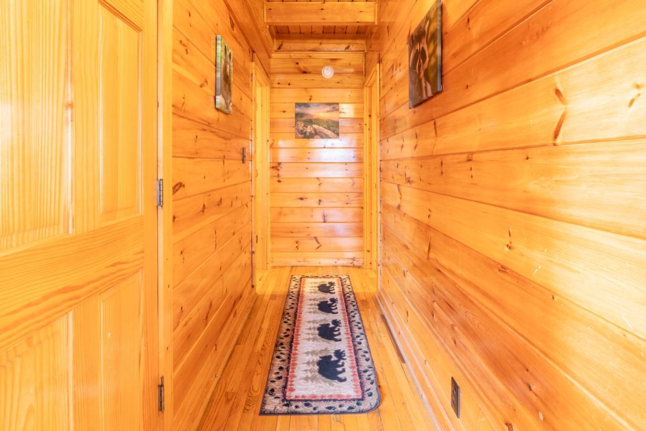 פיג'ן פורג' Comfort Cabin Bearway To Heaven W Private Hot Tub מראה חיצוני תמונה