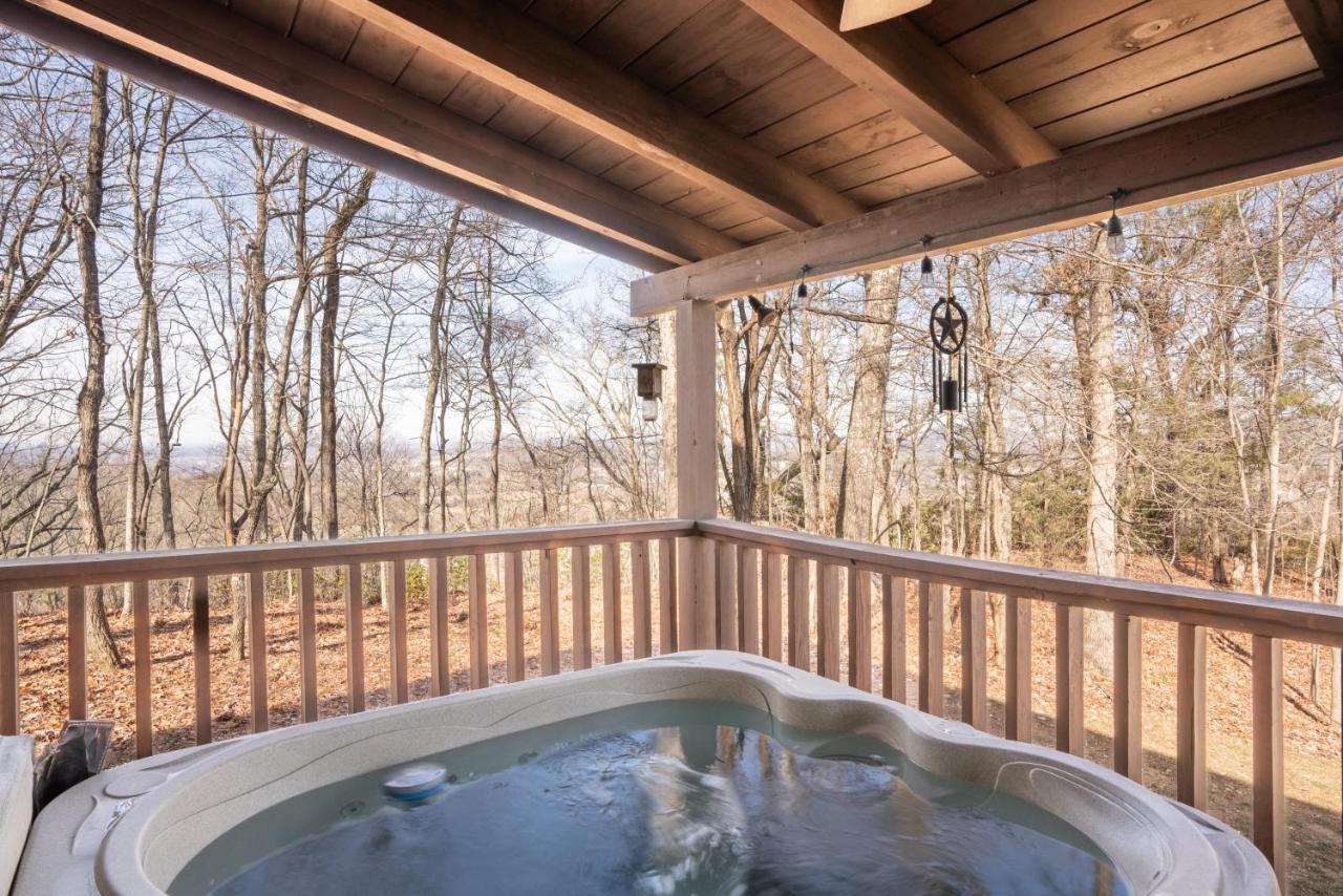 פיג'ן פורג' Comfort Cabin Bearway To Heaven W Private Hot Tub מראה חיצוני תמונה