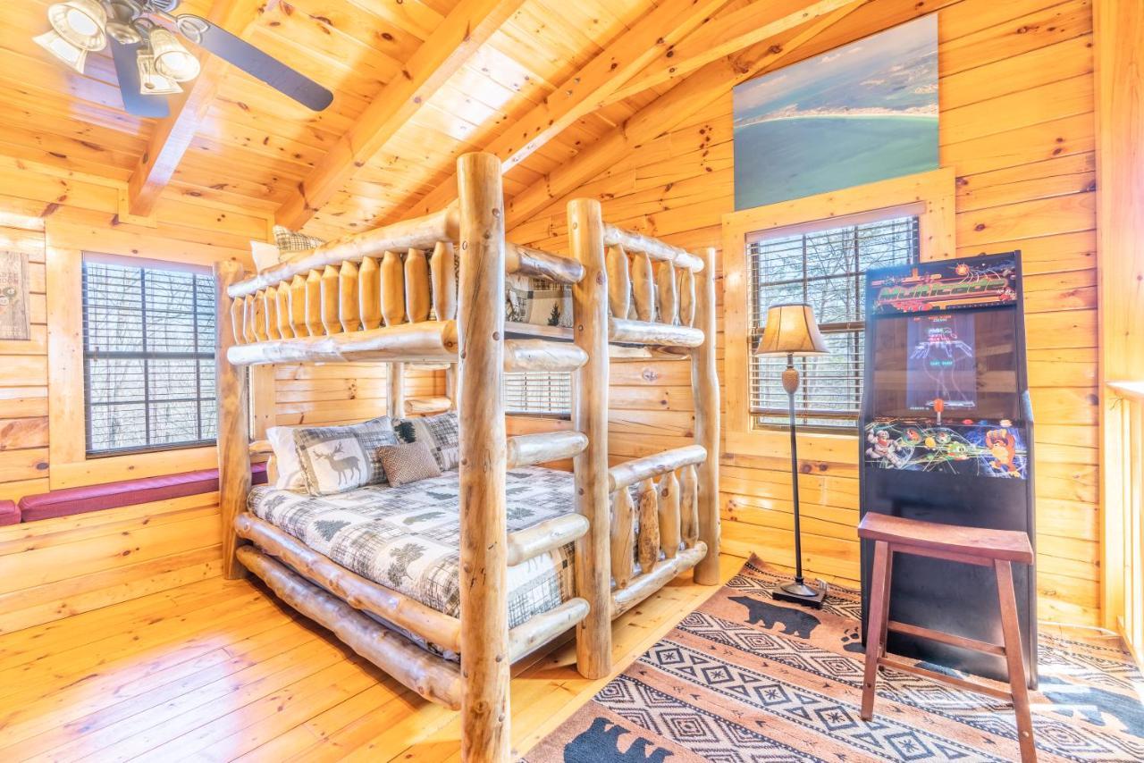 פיג'ן פורג' Comfort Cabin Bearway To Heaven W Private Hot Tub מראה חיצוני תמונה