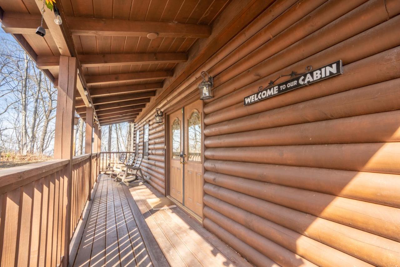 פיג'ן פורג' Comfort Cabin Bearway To Heaven W Private Hot Tub מראה חיצוני תמונה