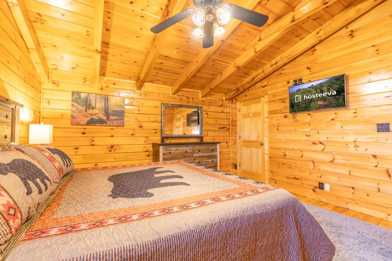 פיג'ן פורג' Comfort Cabin Bearway To Heaven W Private Hot Tub מראה חיצוני תמונה